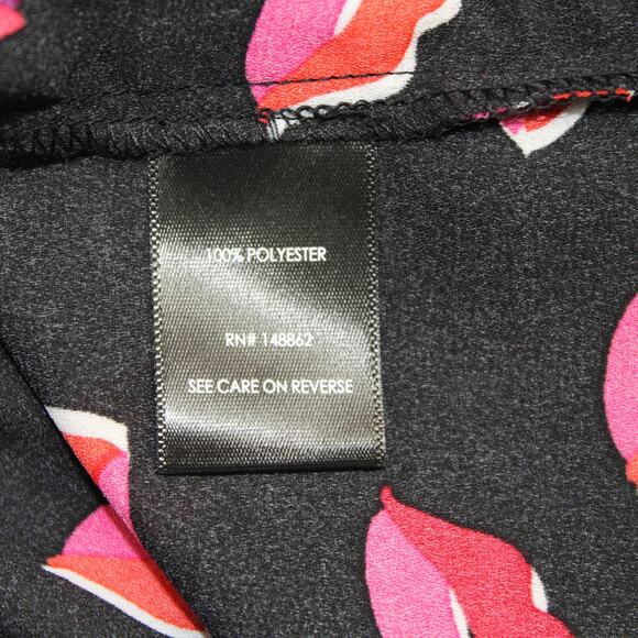 Torrid Plus Size 3X‎ Lizzie Georgette Button Front Blouse Lips Black Pink Red - Picture 8 of 9